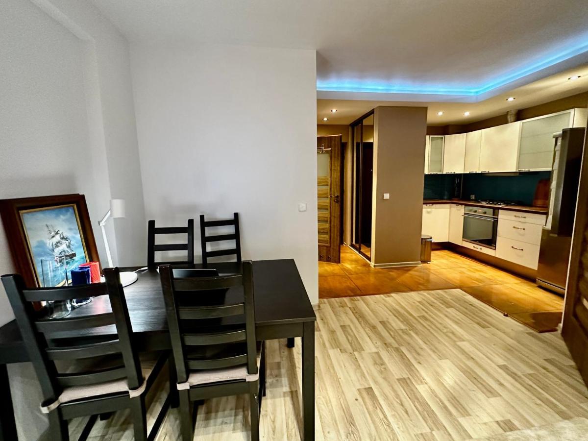 Decor 3 Metro Fast Wifi 1Gbs 80'Tv Hbo Disney Appletv Warsaw Exterior photo