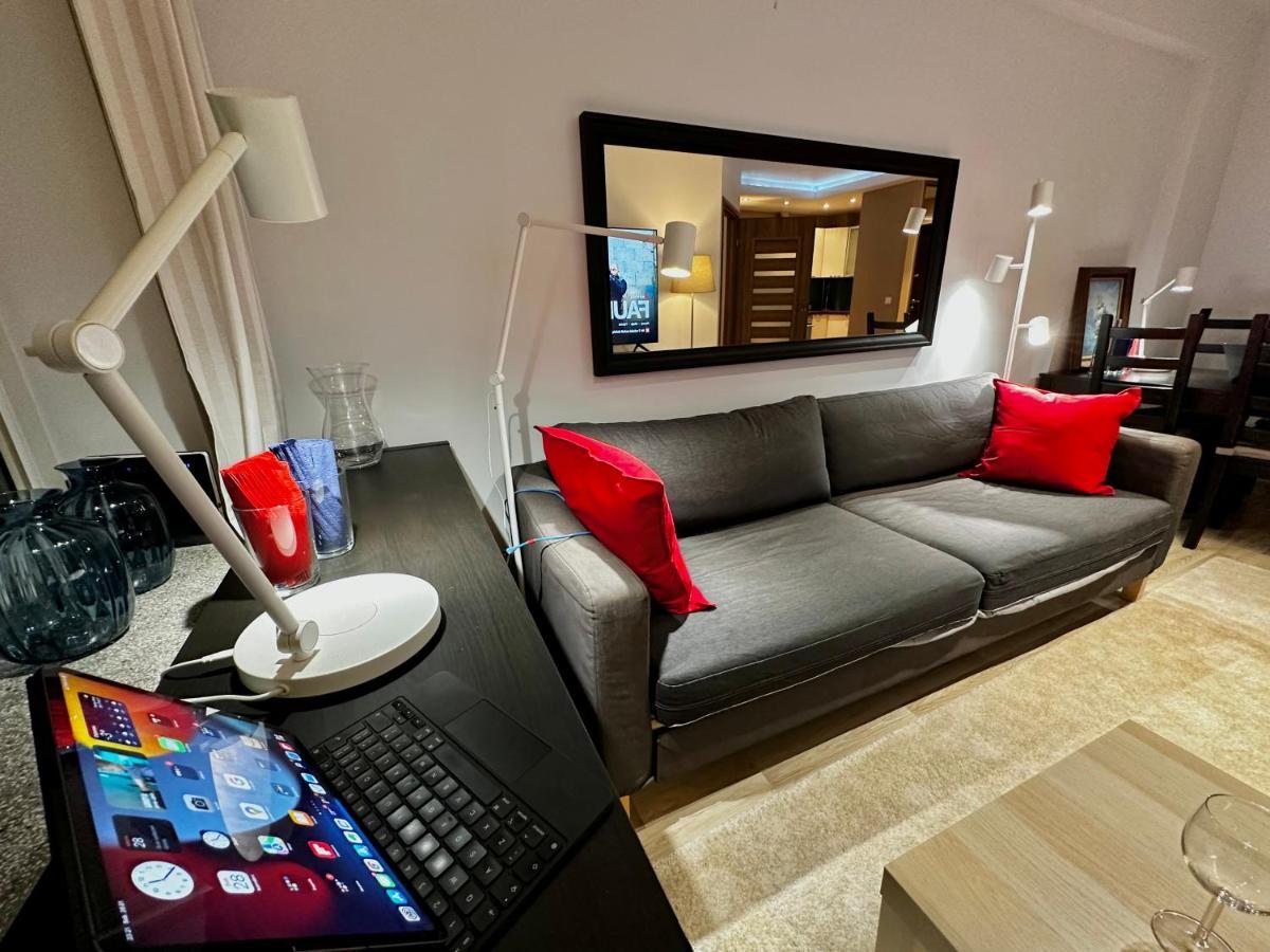 Decor 3 Metro Fast Wifi 1Gbs 80'Tv Hbo Disney Appletv Warsaw Exterior photo