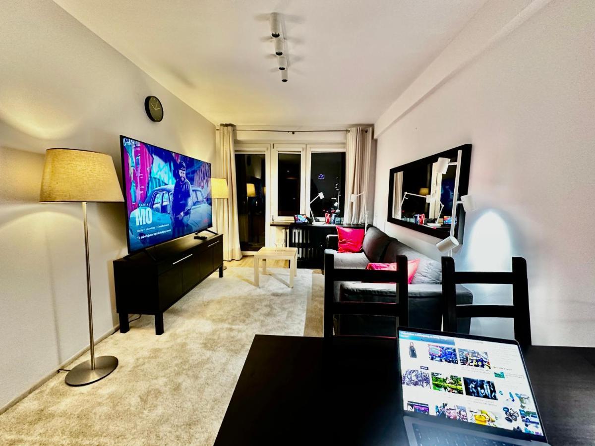 Decor 3 Metro Fast Wifi 1Gbs 80'Tv Hbo Disney Appletv Warsaw Exterior photo