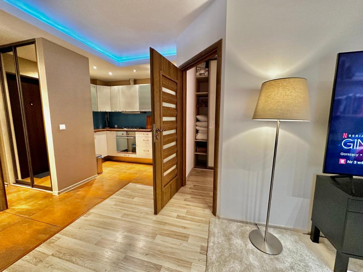 Decor 3 Metro Fast Wifi 1Gbs 80'Tv Hbo Disney Appletv Warsaw Exterior photo